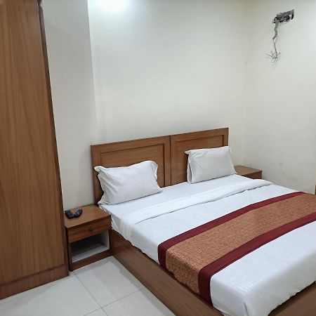 Hotel Star Light New Delhi Extérieur photo