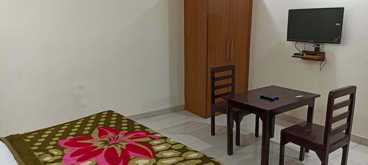 Hotel Star Light New Delhi Extérieur photo